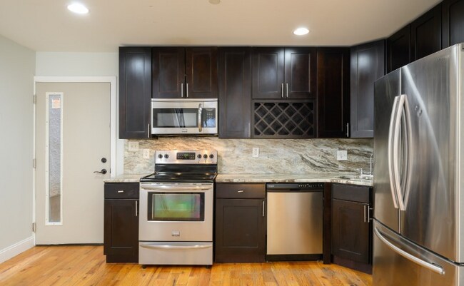 Building Photo - 422 N 40th St