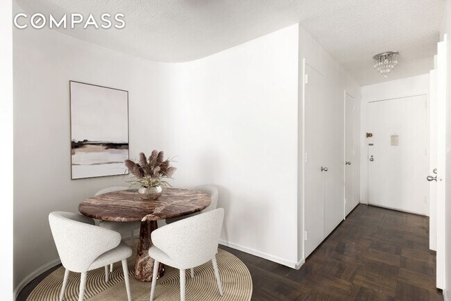 Foto del edificio - 330 E 38th St