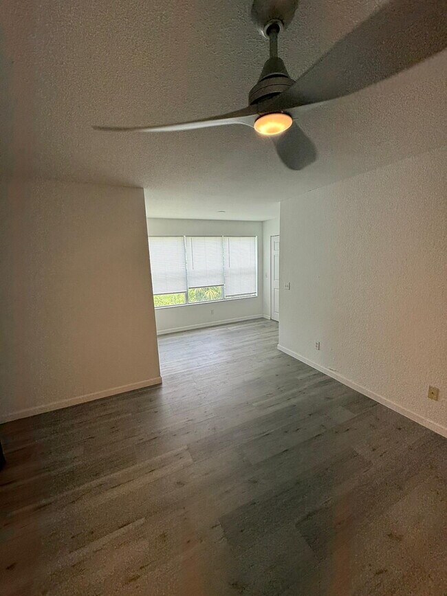 Foto del edificio - Fully renovated 2-Bed with 1.5 Baths at Co...