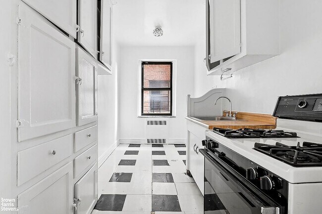 Foto del edificio - 35-30 73rd St