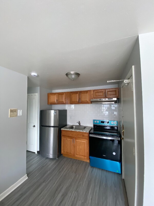 Foto del edificio - 777 Maple Ave