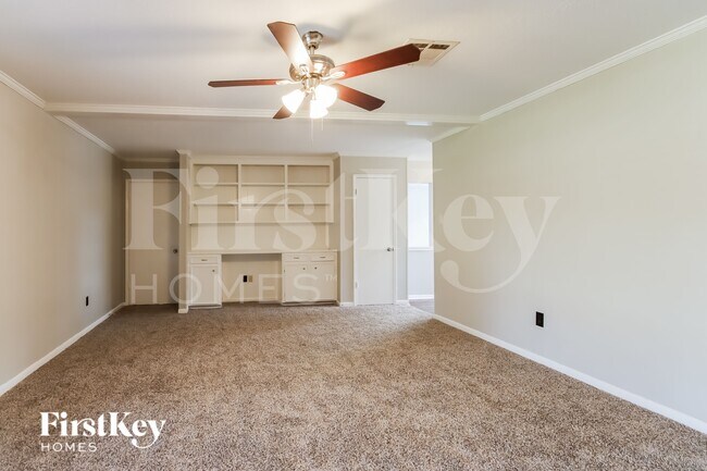 Building Photo - 3804 Canterbury Dr