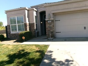 Building Photo - 1561 Beck Cir