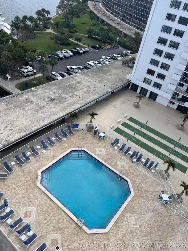 Building Photo - 1208 Marine Way W