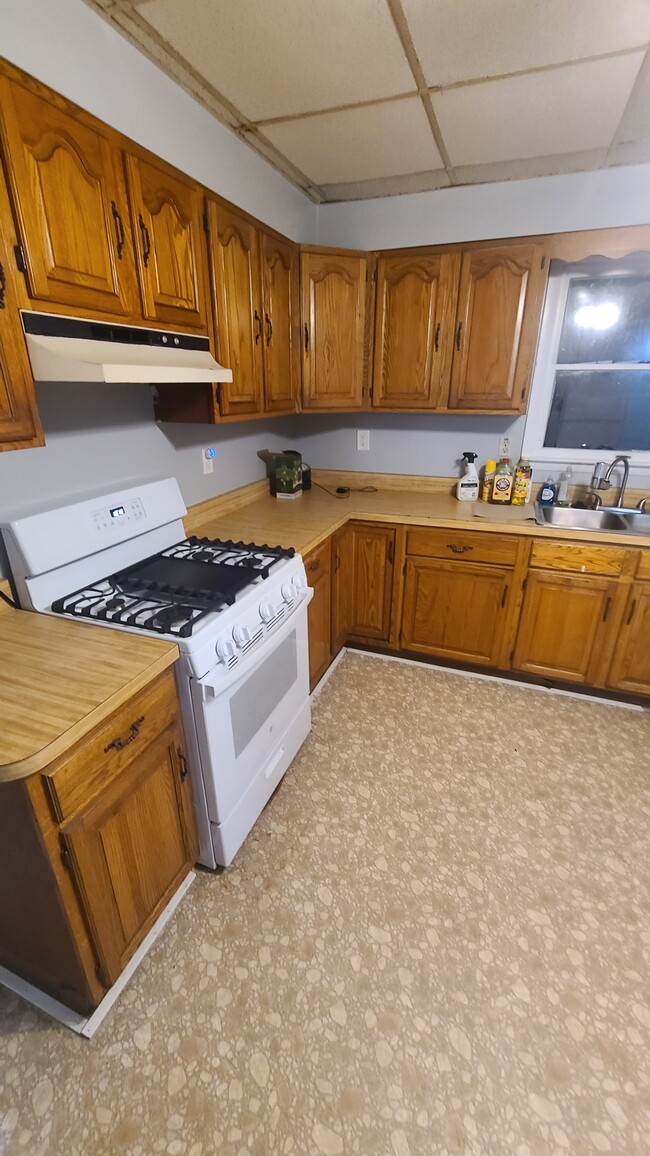 Kitchen - 612 Patrick St
