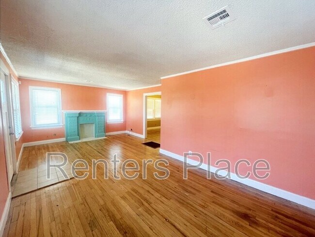 Building Photo - 1143 S Wheeling Ave