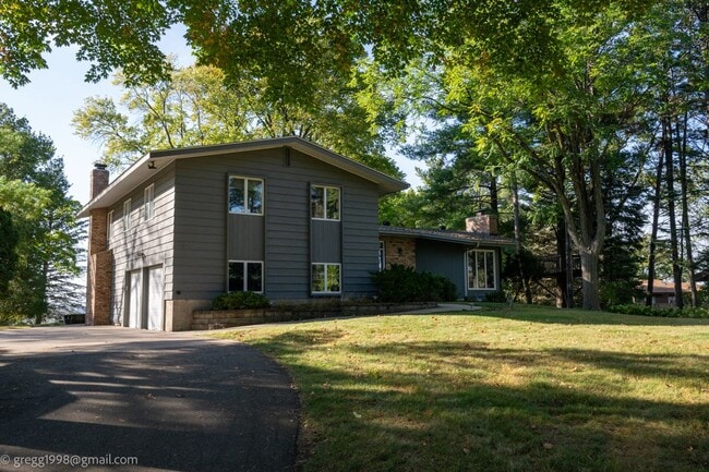Building Photo - 1835 Hunter Ln