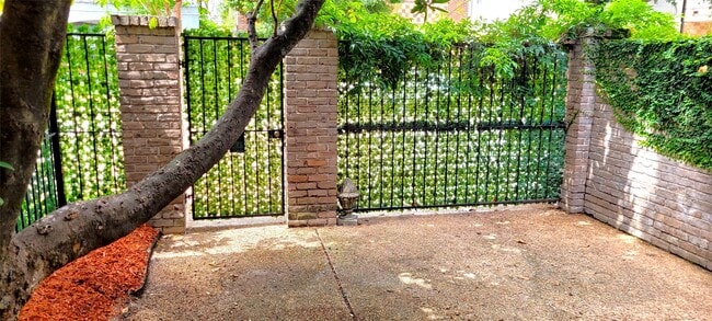 Foto del edificio - 1115 Autrey St