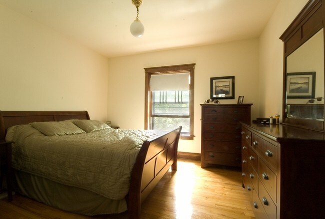 Foto del edificio - 1338 W Waveland Ave