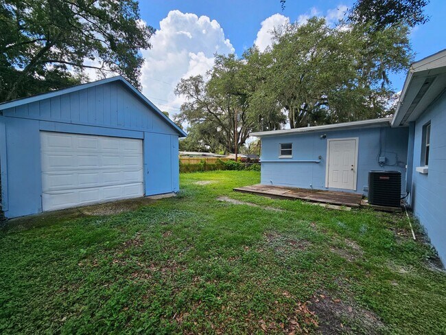 Foto del edificio - Charming 3-Bedroom, 2-Bath Home with Bonus...