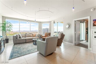 Building Photo - 322 Karen Ave