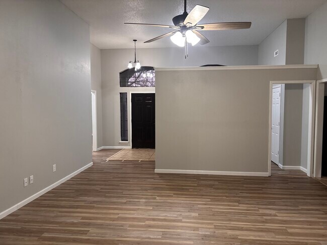 Foto del edificio - 3402 W Center St