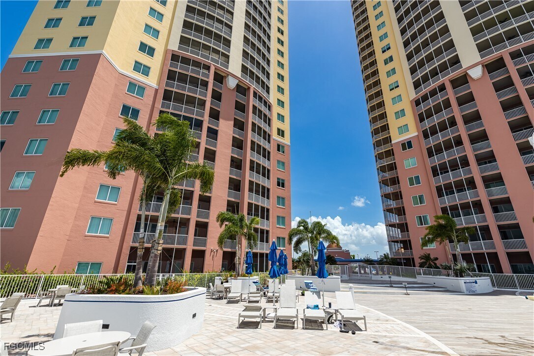 Foto principal - 2743 First St