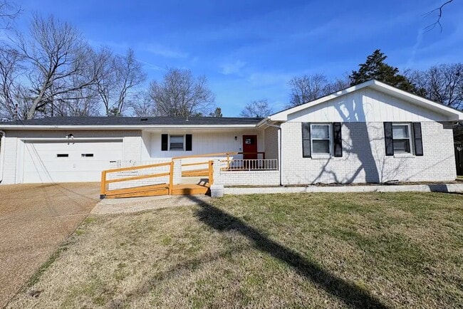 Building Photo - 112 Lake Terrace Cir