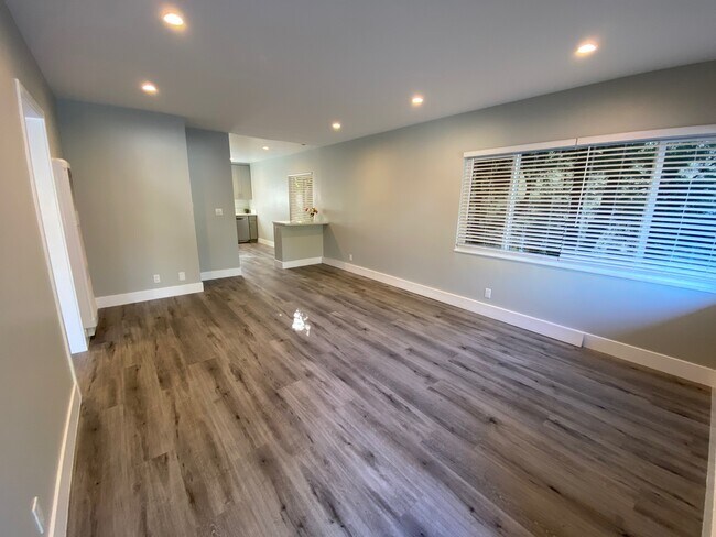 Sala de estar - 1707 Barry Ave