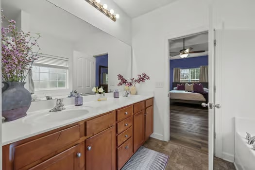 Building Photo - 2888 Watercrest Dr NW