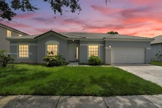 Building Photo - 10660 SW 20th Ct