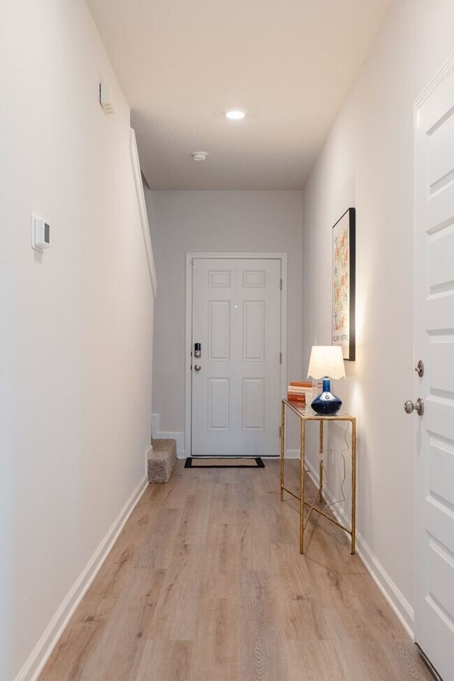 Foto del edificio - Fresh, Modern Living in Bemiss Springs – Stylish New-Construction 3BR Townhome with Upgraded Fini...