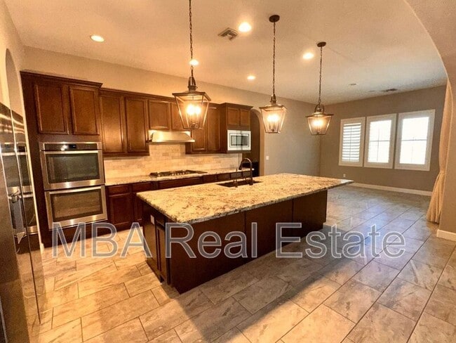 Building Photo - 3902 S White Dr