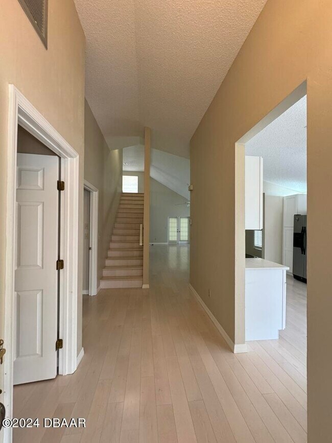 Foto del edificio - 114 Glenbriar Cir