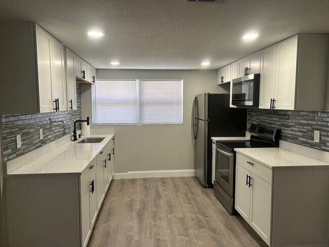 Foto del edificio - 5004 20th Street Ct E