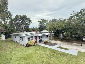 Building Photo - 1375 Tuscola St
