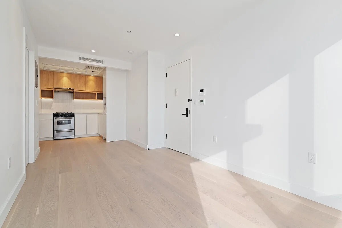 Foto principal - 2-22 51st Avenue