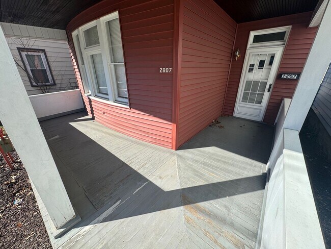 Building Photo - Updated 4BR 2Bath House With Air Condition...
