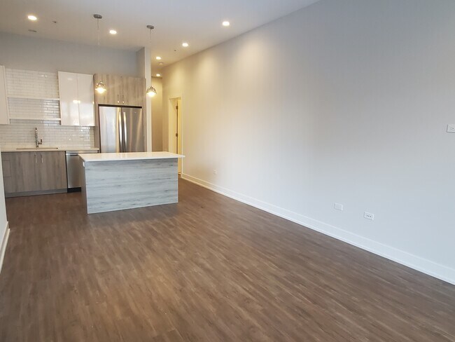 Foto del edificio - 1023 N Ashland Ave