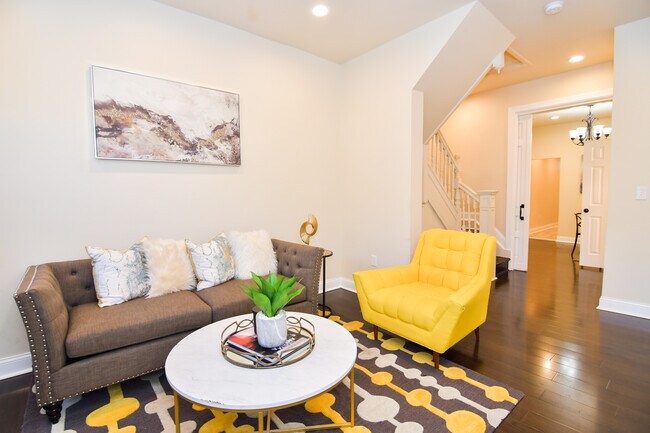 Foto del edificio - 2722 Parkwood Ave