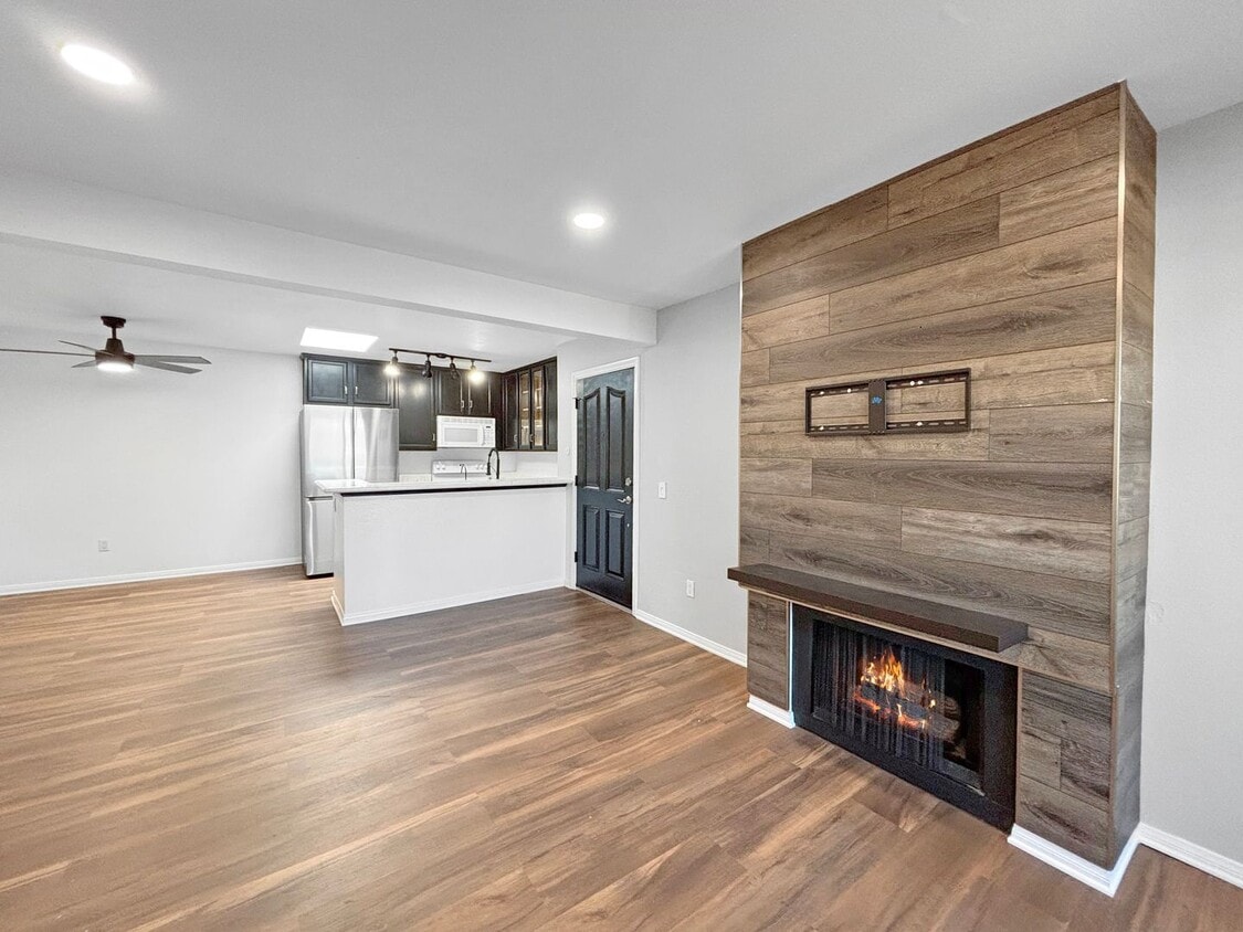 Primary Photo - Charming 1BD/1BA Condo in Allied Gardens W...