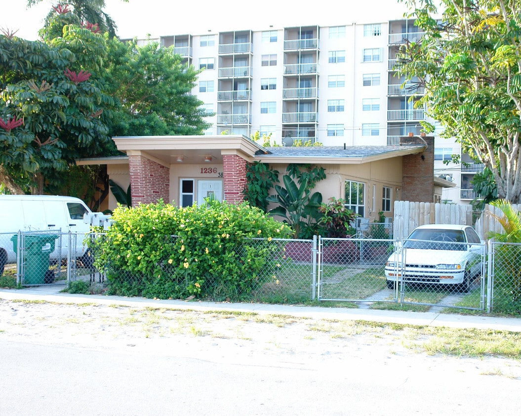 Primary Photo - 1236 NE 109th St