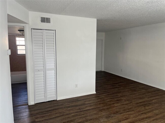 Building Photo - 3531 Applewood Terrace