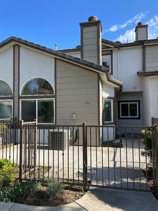 Primary Photo - 1555 Orange Ave