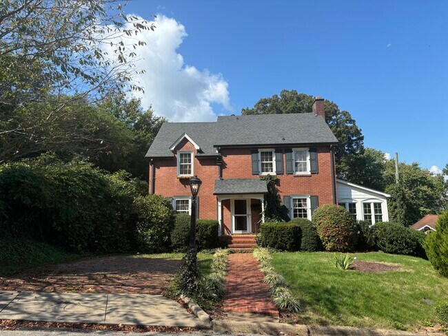 Building Photo - 112 Mears Ave
