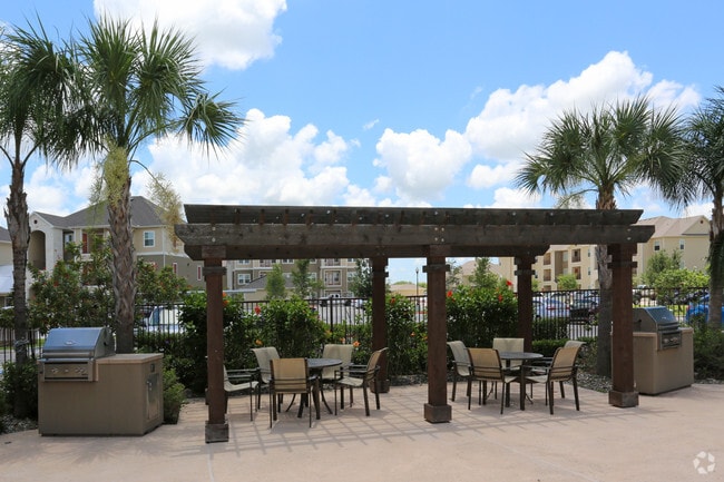 Phase I Community Grill Area - Residence at Edinburg