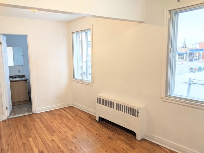 Building Photo - 3414 rue Iberville