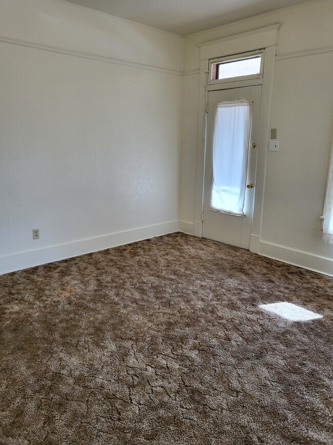 Building Photo - 307 W Alameda St