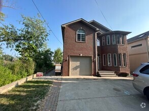 Building Photo - 3165 Kenrick St