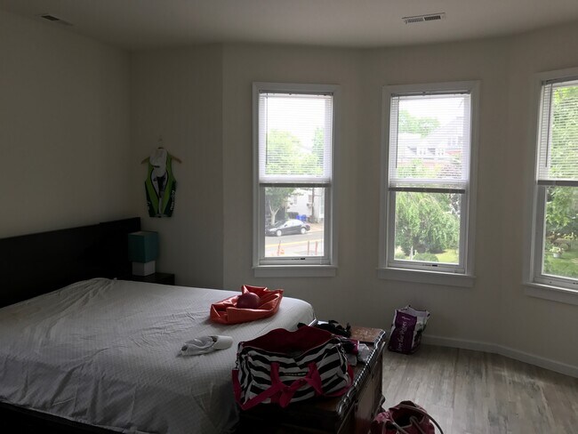 Foto del edificio - 304 Farnsworth ave.