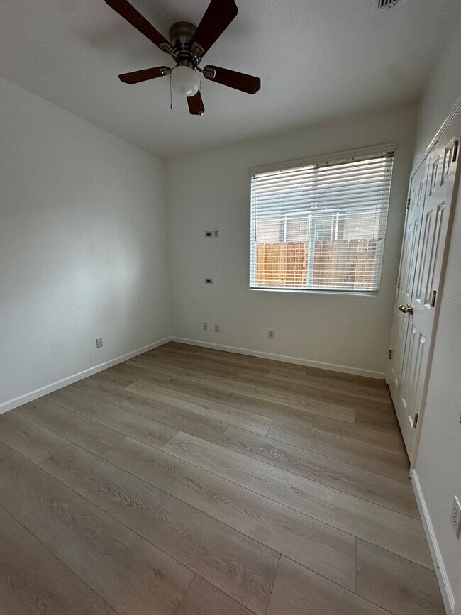 Foto del edificio - Beautiful Elk Grove Home