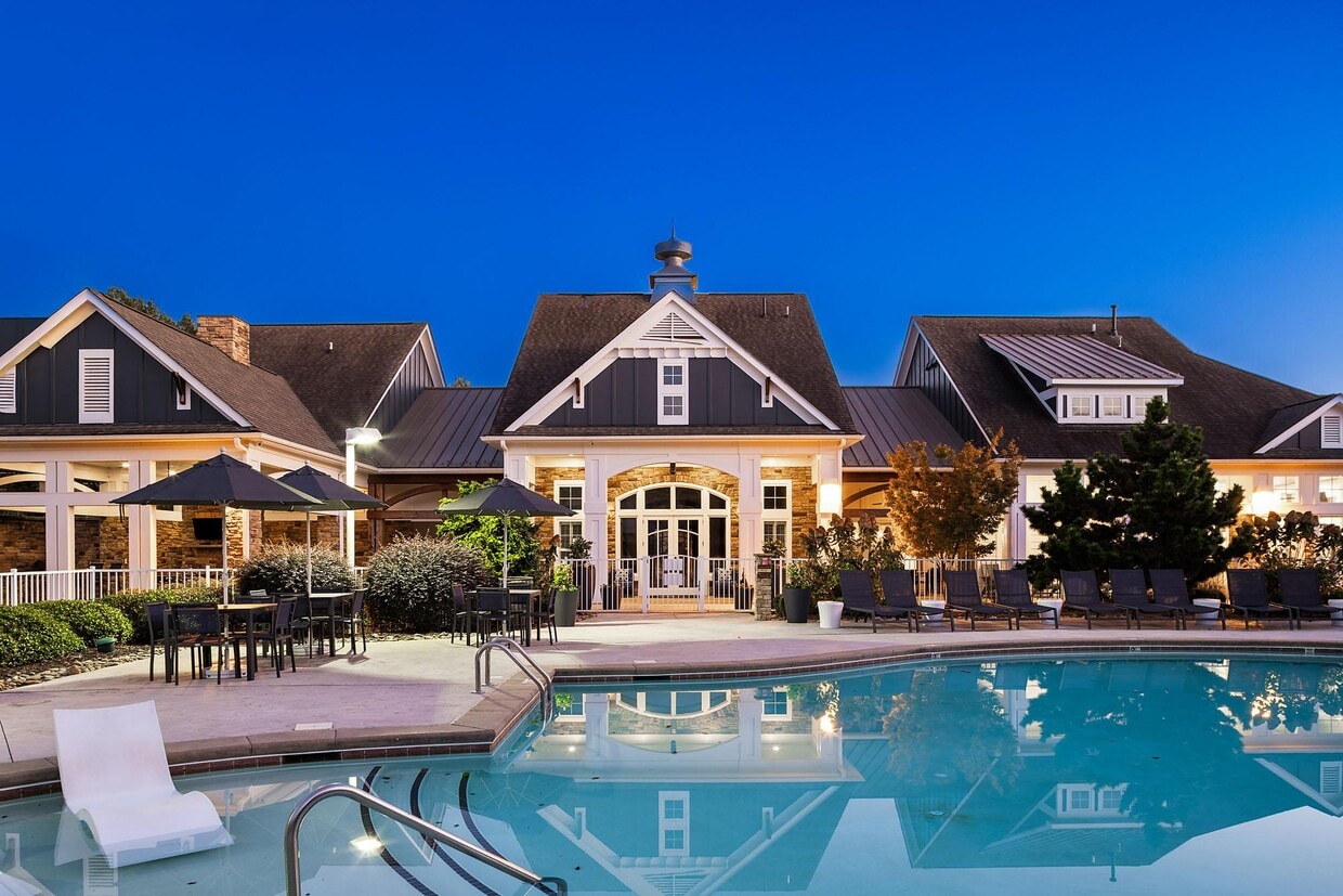 Primary Photo - Bell Lake Norman