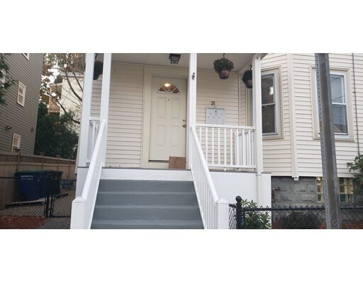 Building Photo - 31 Forest St