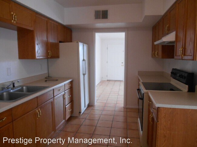 Building Photo - 3 br, 2 bath House - 2402 S. Calle Yucatan