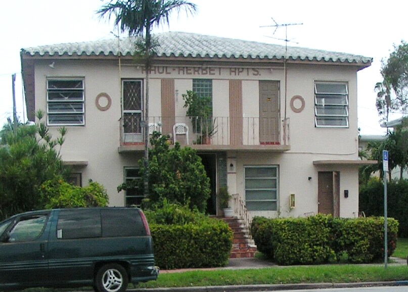 Building Photo - Phoe-Herbet Apartments