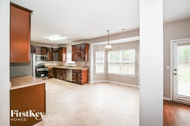Building Photo - 9613 Rothman Ln