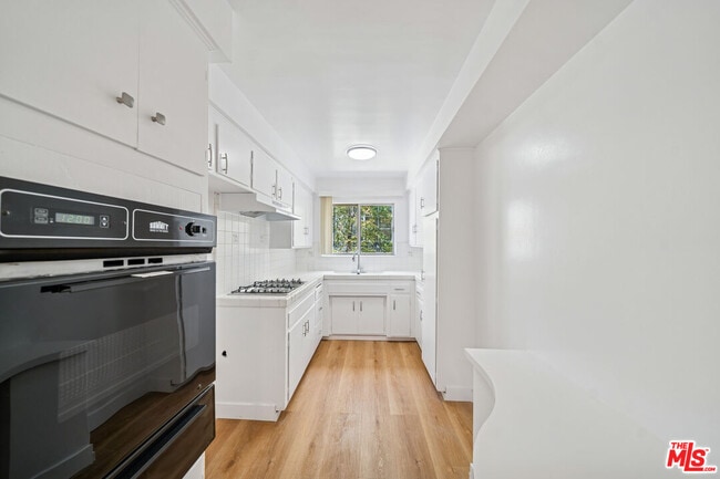 Foto del edificio - 842 Westbourne Dr