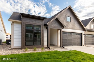 Building Photo - 2110 Aikman Dr