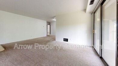 Building Photo - 207 E Arbor Ave