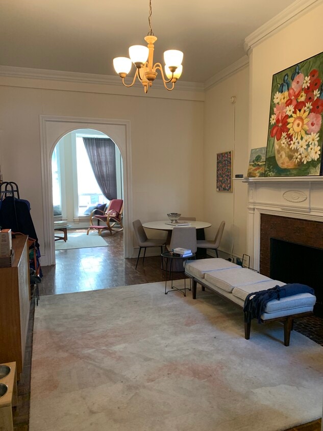 Middle Room - 2019 Locust St